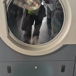 Falls mal wer nicht einschlafen kann..einfach auf Dauerschleife...