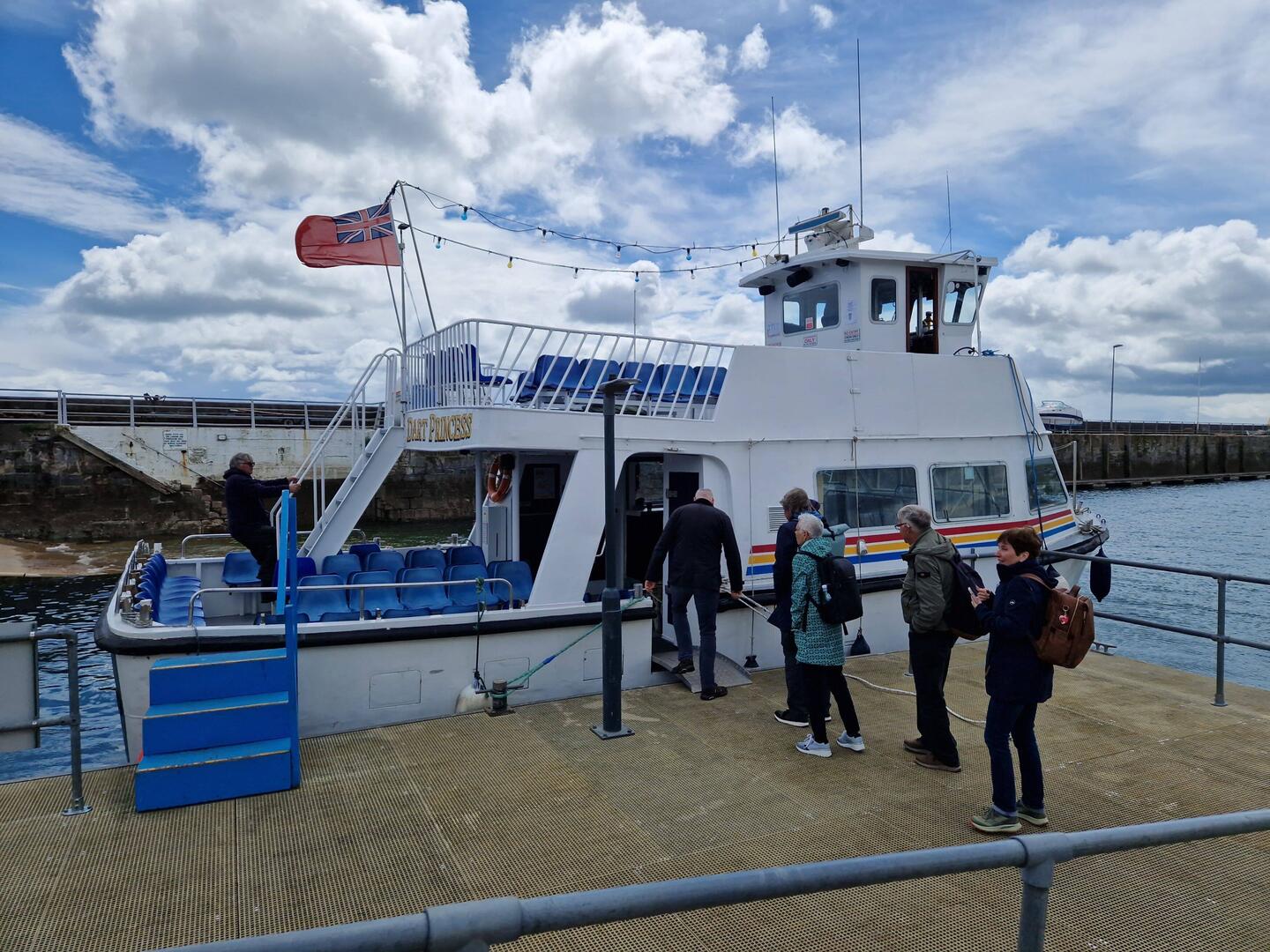Mit dem Schiff zum Fischerhafen Brixham