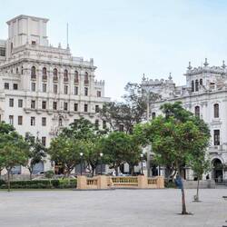 Den Plaza San Martin haben vor allem französische Architekten gestaltet