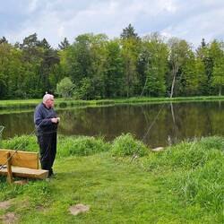 Han var lige ankommet, sagde at der er mange fisk i søen