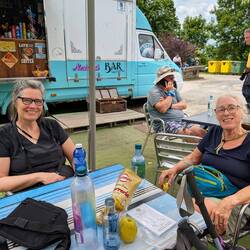 We stumbled on another food truck and were joined by Lynn, whom we meet at Borda.