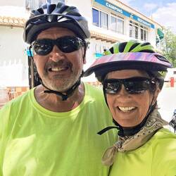 Ready to roll. I look dorky in my DaBrim visor, but it's an excellent sun shield 😊.