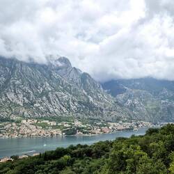 Blick auf Dobrota und rechts Kotor