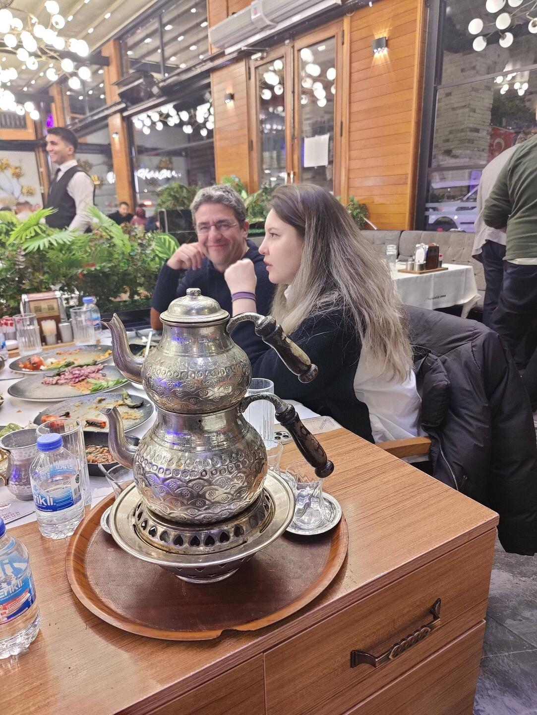 çaydanlık à Ankara avec Alina