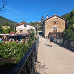 Headed to La Parada de Zuriain for some coffee and to take my shoes off.