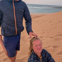 Dehnen am Strand