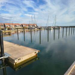 Einfach ein schöner kleiner Hafenort: Klintholm Havn