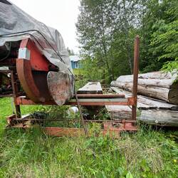 Portable saw mill