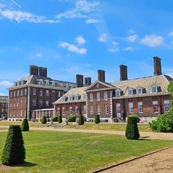 ...auf dem Gelände des Royal Hospital im Londoner Stadtteil Chelsea statt.