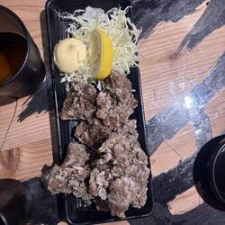 Frittierter Tintenfisch: Das hatte ich noch nie, es schmeckte wunderbar.