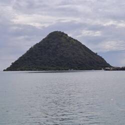 Ein ehemaliger Vulkan im Meer