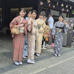 „Zwischen modernen Straßen und alten Traditionen – Kyoto zeigt, dass beides wunderbar zusammenpasst.