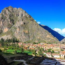 Blick auf die Inkastadt unterhalb von Ollantaytambo