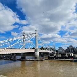 Albert Bridge von Chelsea nach Battersea