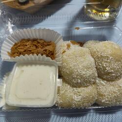 Would you look at that... It's almost like that's mochi... Well, it was. :D