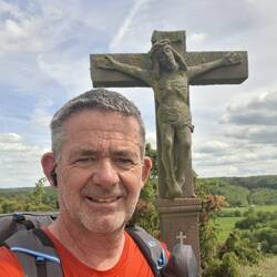 Sogar Gipfelkreuze gibt's in der Eifel