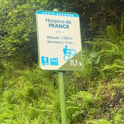 Von Luchon geht es 10.6 Kilometer hoch zum Hospice de France. Die durchschnittliche Steigung 6,8%