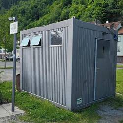 Ein Toilettenhäuschen gibt es auch 👍.