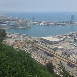 City, historicall Harbor to the north