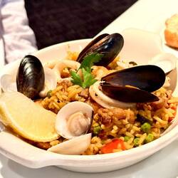 Seafood paella