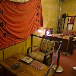 Arbeitszimmer des Diktators Enver Hoxha