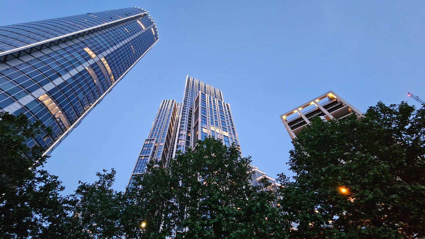 St Georg Wharf, das neue Viertel an der Themse im Stadtteil Vauxhall