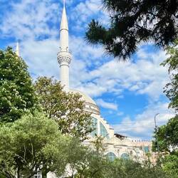 Grande mosquée de Shkoder. Je crois que le toit est en plomb