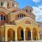 Ce n'est pas l'autre façade de l'hostel mais la cathédrale orthodoxe