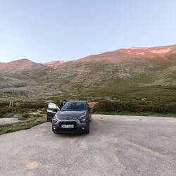 Parkplatz in der Mygerou Ebene