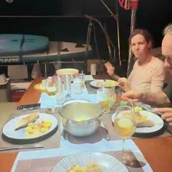 allen schmeckst. Uwe hat den Thunfisch auf den Punkt gegrillt 😃