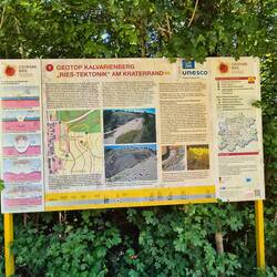 Infobord op de P bij de start.