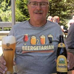 Zur Belohnung gibt's ein Weißbier in der Jausenstation