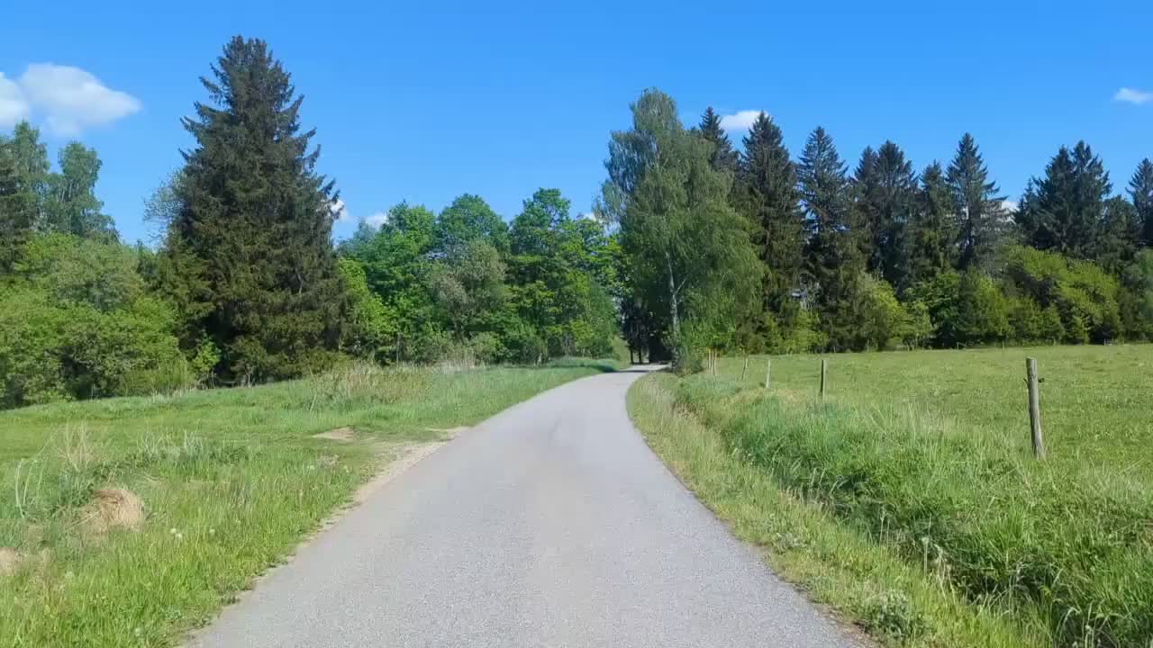Sehr schmale Straße