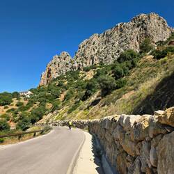 Sleepy scenic rural roads - wonderful for cycling 🚲!