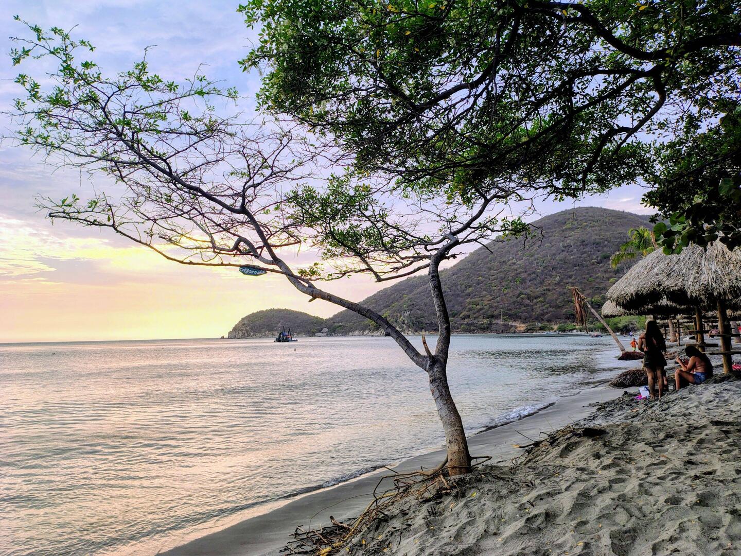 Playa Tortuga mit Blick auf Cabo Tortuga bei Santa Marta