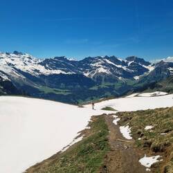 Rückweg mit tollen Aussichten ins Tal ...