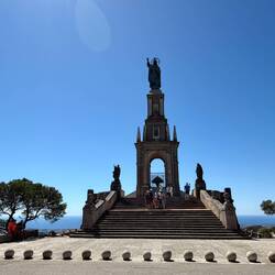 Christusstatue beim Kloster
