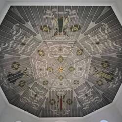 Bijzonder plafond.