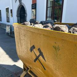 Lore vor der Quecksilbermine
