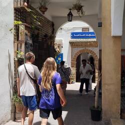 Durch die Medina geht es Richtung Fischmarkt