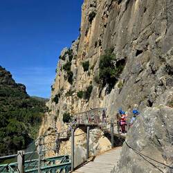 Another shot showing the cantilevered boardwalk hugging the rock.