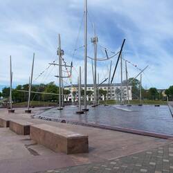 Großer Springbrunnen vor der Konzerthalle.