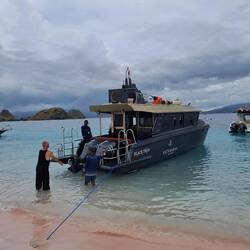 Nasse Landung am Pink Beach
