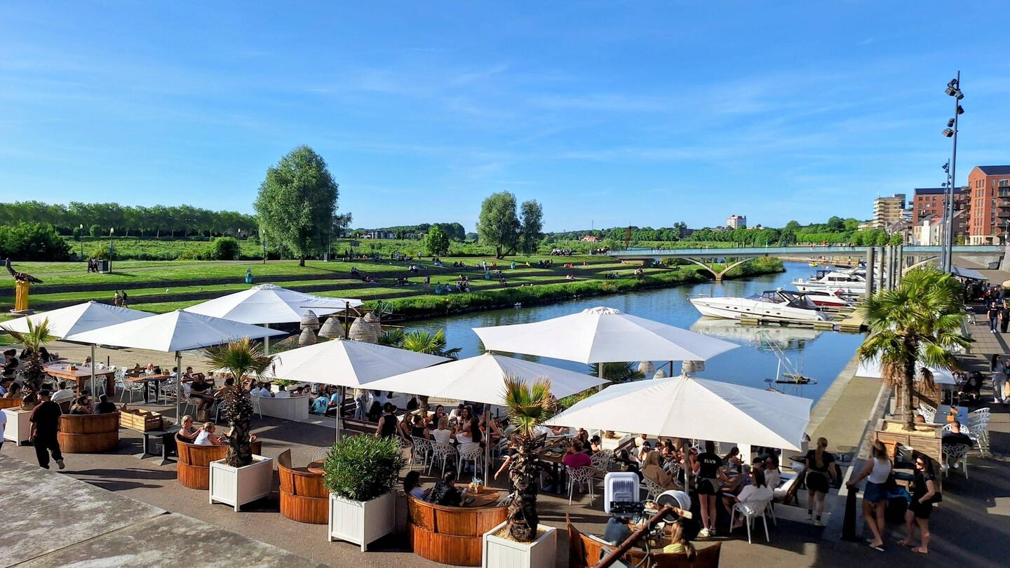BLVD...sehr coole Location an der Maas