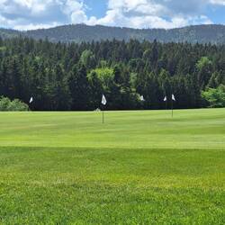 Route geht durch ein Golfplatz