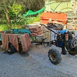 Véhicule idéal pour la récolte des olives dans les montagnes inaccessibles