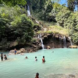 Baden im Lai-Popu-Wasserfall