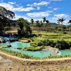 Unglaublicher Platz in den Feldern: Kacura Wasserfall
