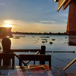 Abends am Ufer des Maenam Chao Phraya