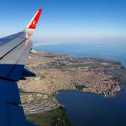 TK1324 on its final approach to IST; airport in the photo is the old one; Sea of Marmara (right).